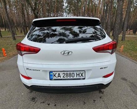 Белый Хендай Туксон, объемом двигателя 2 л и пробегом 194 тыс. км за 19300 $, фото 4 на Automoto.ua