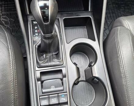 Белый Хендай Туксон, объемом двигателя 2 л и пробегом 203 тыс. км за 18700 $, фото 8 на Automoto.ua