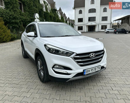 Белый Хендай Туксон, объемом двигателя 2 л и пробегом 211 тыс. км за 17200 $, фото 7 на Automoto.ua