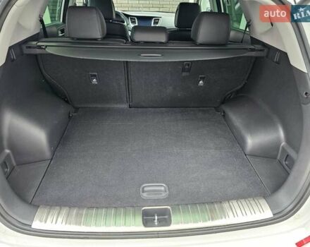 Білий Хендай Туксон, об'ємом двигуна 2 л та пробігом 80 тис. км за 20000 $, фото 16 на Automoto.ua