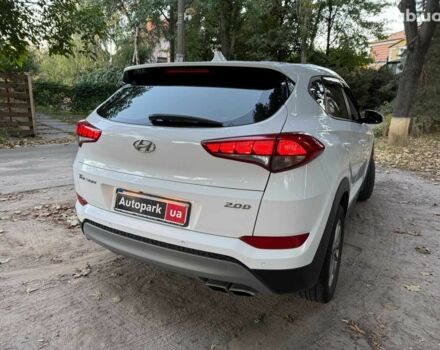 Белый Хендай Туксон, объемом двигателя 2 л и пробегом 193 тыс. км за 17890 $, фото 5 на Automoto.ua
