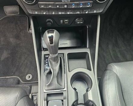 Білий Хендай Туксон, об'ємом двигуна 2 л та пробігом 80 тис. км за 20000 $, фото 9 на Automoto.ua