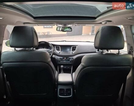 Белый Хендай Туксон, объемом двигателя 2 л и пробегом 203 тыс. км за 18700 $, фото 1 на Automoto.ua