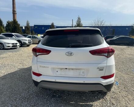 Білий Хендай Туксон, об'ємом двигуна 2 л та пробігом 82 тис. км за 15800 $, фото 5 на Automoto.ua