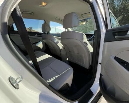 Белый Хендай Туксон, объемом двигателя 0 л и пробегом 144 тыс. км за 12600 $, фото 10 на Automoto.ua