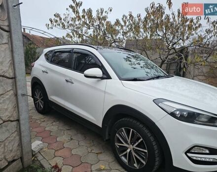 Белый Хендай Туксон, объемом двигателя 2 л и пробегом 187 тыс. км за 24000 $, фото 30 на Automoto.ua