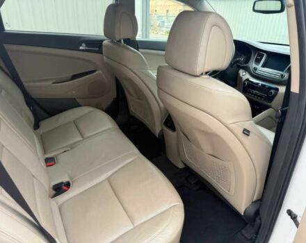 Белый Хендай Туксон, объемом двигателя 1.6 л и пробегом 50 тыс. км за 3500 $, фото 12 на Automoto.ua