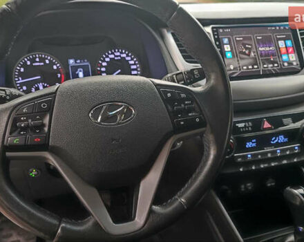 Белый Хендай Туксон, объемом двигателя 2 л и пробегом 147 тыс. км за 17500 $, фото 26 на Automoto.ua