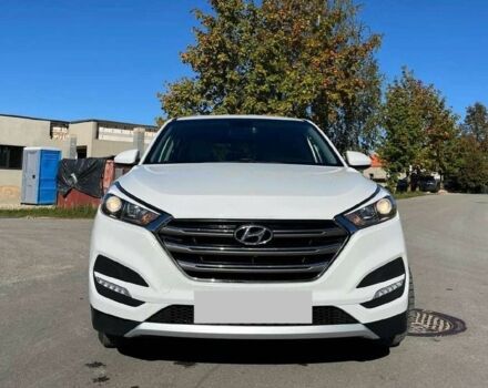 Белый Хендай Туксон, объемом двигателя 0 л и пробегом 144 тыс. км за 12600 $, фото 1 на Automoto.ua