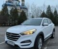 Белый Хендай Туксон, объемом двигателя 2 л и пробегом 136 тыс. км за 17500 $, фото 1 на Automoto.ua