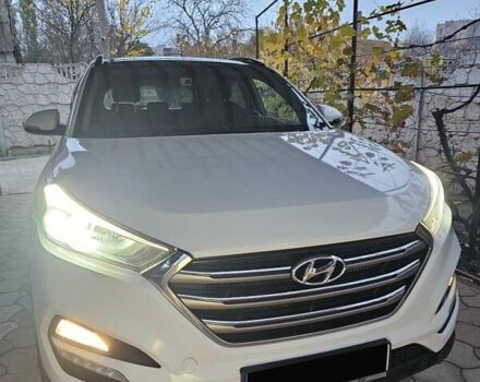 Белый Хендай Туксон, объемом двигателя 2 л и пробегом 187 тыс. км за 24000 $, фото 4 на Automoto.ua