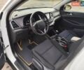 Белый Хендай Туксон, объемом двигателя 2 л и пробегом 217 тыс. км за 18300 $, фото 22 на Automoto.ua