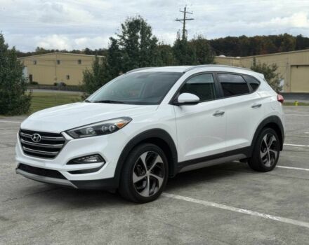 Белый Хендай Туксон, объемом двигателя 1.6 л и пробегом 50 тыс. км за 3500 $, фото 2 на Automoto.ua