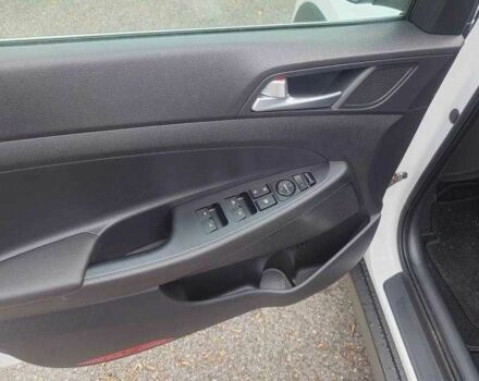 Білий Хендай Туксон, об'ємом двигуна 1.6 л та пробігом 85 тис. км за 10600 $, фото 15 на Automoto.ua