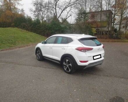 Білий Хендай Туксон, об'ємом двигуна 1.6 л та пробігом 85 тис. км за 10600 $, фото 4 на Automoto.ua