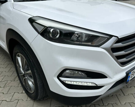 Белый Хендай Туксон, объемом двигателя 2 л и пробегом 211 тыс. км за 17200 $, фото 8 на Automoto.ua