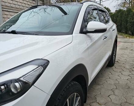 Белый Хендай Туксон, объемом двигателя 2 л и пробегом 187 тыс. км за 24000 $, фото 28 на Automoto.ua