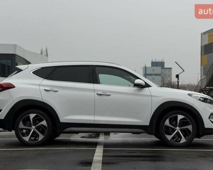 Белый Хендай Туксон, объемом двигателя 2 л и пробегом 82 тыс. км за 19000 $, фото 15 на Automoto.ua