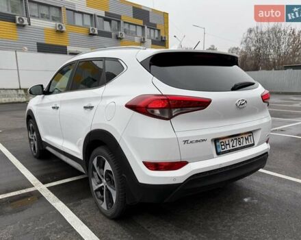 Белый Хендай Туксон, объемом двигателя 2 л и пробегом 82 тыс. км за 19000 $, фото 14 на Automoto.ua