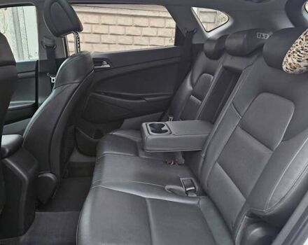 Белый Хендай Туксон, объемом двигателя 2 л и пробегом 187 тыс. км за 24000 $, фото 11 на Automoto.ua