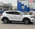 Белый Хендай Туксон, объемом двигателя 2 л и пробегом 175 тыс. км за 22990 $, фото 3 на Automoto.ua