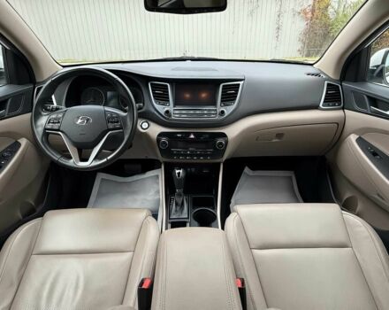 Белый Хендай Туксон, объемом двигателя 1.6 л и пробегом 50 тыс. км за 3500 $, фото 9 на Automoto.ua