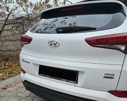 Белый Хендай Туксон, объемом двигателя 2 л и пробегом 187 тыс. км за 24000 $, фото 31 на Automoto.ua