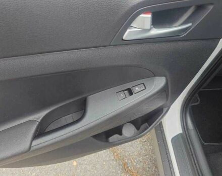 Білий Хендай Туксон, об'ємом двигуна 1.6 л та пробігом 85 тис. км за 10600 $, фото 19 на Automoto.ua