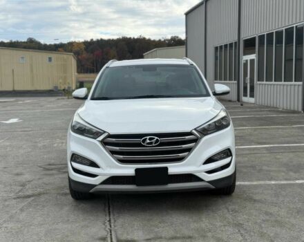 Белый Хендай Туксон, объемом двигателя 1.6 л и пробегом 62 тыс. км за 10200 $, фото 1 на Automoto.ua