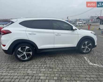 Белый Хендай Туксон, объемом двигателя 1.7 л и пробегом 149 тыс. км за 18200 $, фото 6 на Automoto.ua