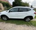 Белый Хендай Туксон, объемом двигателя 1.6 л и пробегом 143 тыс. км за 9400 $, фото 2 на Automoto.ua
