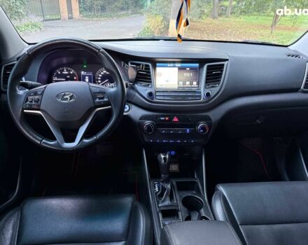 Белый Хендай Туксон, объемом двигателя 2 л и пробегом 193 тыс. км за 17890 $, фото 17 на Automoto.ua