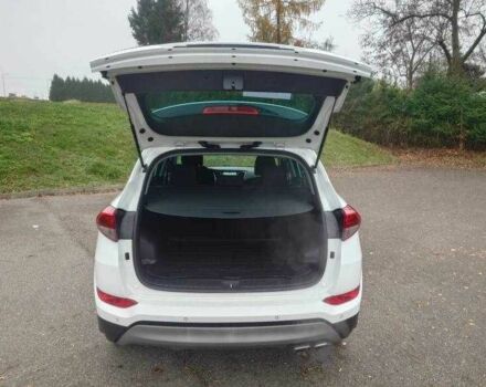 Білий Хендай Туксон, об'ємом двигуна 1.6 л та пробігом 85 тис. км за 10600 $, фото 8 на Automoto.ua