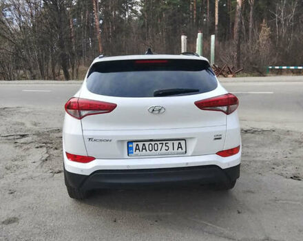 Белый Хендай Туксон, объемом двигателя 2 л и пробегом 68 тыс. км за 27000 $, фото 3 на Automoto.ua