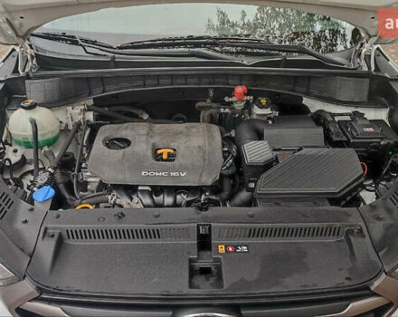 Белый Хендай Туксон, объемом двигателя 2 л и пробегом 147 тыс. км за 17500 $, фото 32 на Automoto.ua