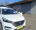 Белый Хендай Туксон, объемом двигателя 2 л и пробегом 58 тыс. км за 17500 $, фото 3 на Automoto.ua