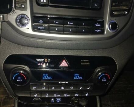 Белый Хендай Туксон, объемом двигателя 2 л и пробегом 41 тыс. км за 18300 $, фото 3 на Automoto.ua