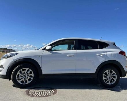 Белый Хендай Туксон, объемом двигателя 0 л и пробегом 144 тыс. км за 12600 $, фото 4 на Automoto.ua