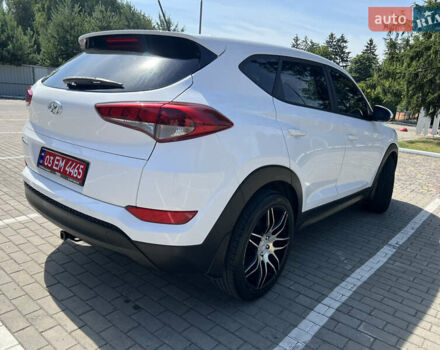 Белый Хендай Туксон, объемом двигателя 2 л и пробегом 167 тыс. км за 13900 $, фото 7 на Automoto.ua
