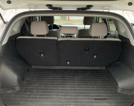 Белый Хендай Туксон, объемом двигателя 2 л и пробегом 167 тыс. км за 15800 $, фото 11 на Automoto.ua