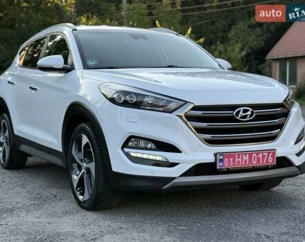Белый Хендай Туксон, объемом двигателя 2 л и пробегом 147 тыс. км за 21299 $, фото 3 на Automoto.ua
