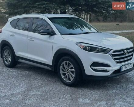 Білий Хендай Туксон, об'ємом двигуна 1.98 л та пробігом 135 тис. км за 15800 $, фото 3 на Automoto.ua