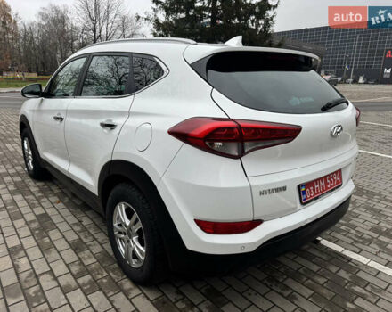 Белый Хендай Туксон, объемом двигателя 1.69 л и пробегом 178 тыс. км за 12800 $, фото 8 на Automoto.ua