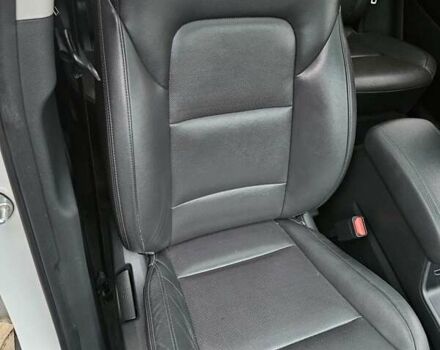 Белый Хендай Туксон, объемом двигателя 2 л и пробегом 187 тыс. км за 24000 $, фото 9 на Automoto.ua