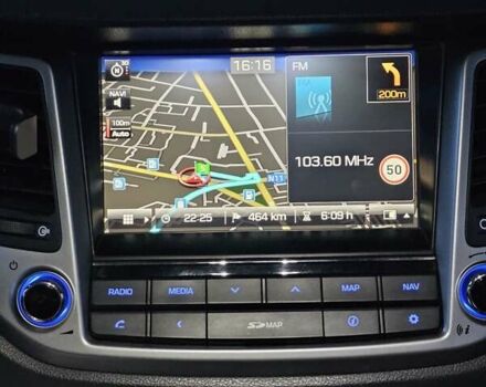 Белый Хендай Туксон, объемом двигателя 2 л и пробегом 187 тыс. км за 24000 $, фото 6 на Automoto.ua