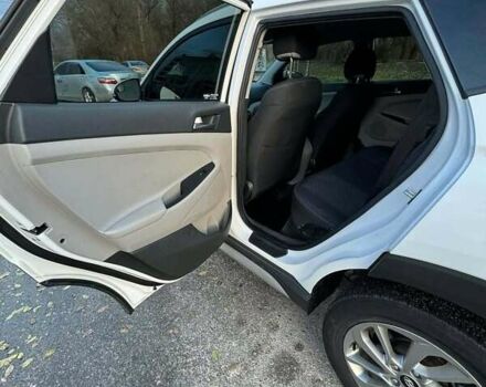 Хендай Туксон 2017 в Львове на Automoto.ua Белый Хендай Туксон, объемом двигателя 1.59 л и пробегом 93 тыс. км за 18300 $, фото 7 на Automoto.ua