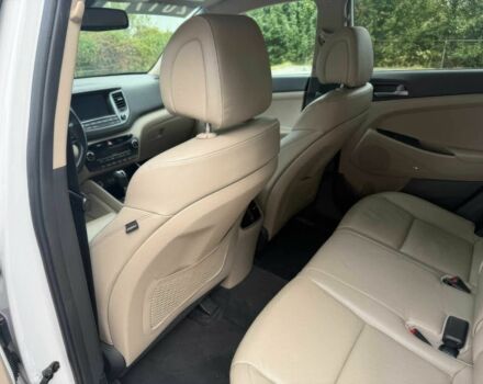 Белый Хендай Туксон, объемом двигателя 1.6 л и пробегом 62 тыс. км за 10200 $, фото 12 на Automoto.ua