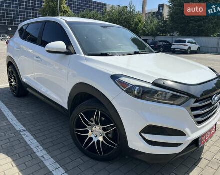 Белый Хендай Туксон, объемом двигателя 2 л и пробегом 167 тыс. км за 13900 $, фото 10 на Automoto.ua