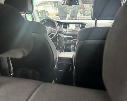 Белый Хендай Туксон, объемом двигателя 1.7 л и пробегом 149 тыс. км за 18200 $, фото 27 на Automoto.ua