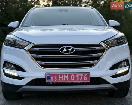 Белый Хендай Туксон, объемом двигателя 2 л и пробегом 147 тыс. км за 21299 $, фото 5 на Automoto.ua